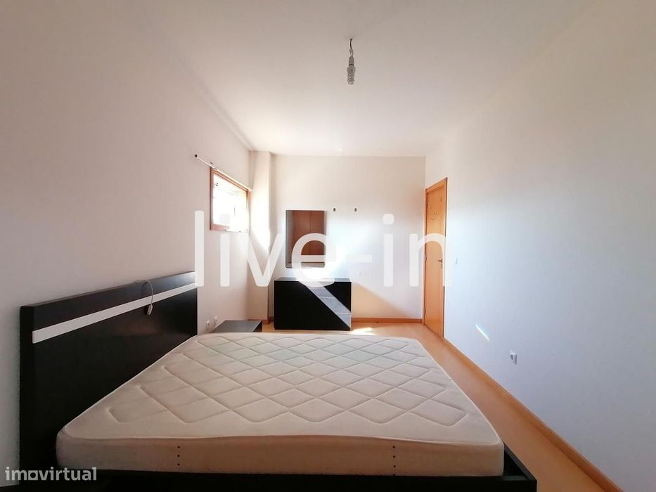 Apartamento T3 mobilado junto ao Glicínias