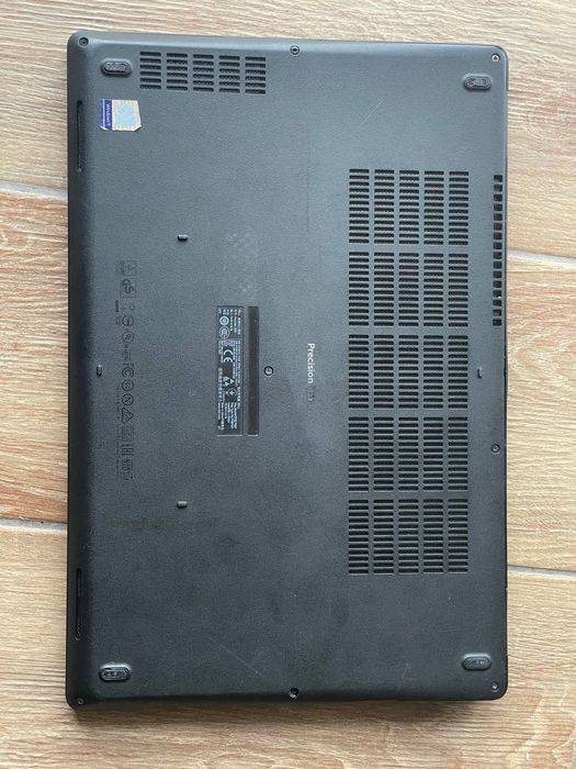 Dell Latitude 5591 16гб DDR4 512гб 6 ядер
