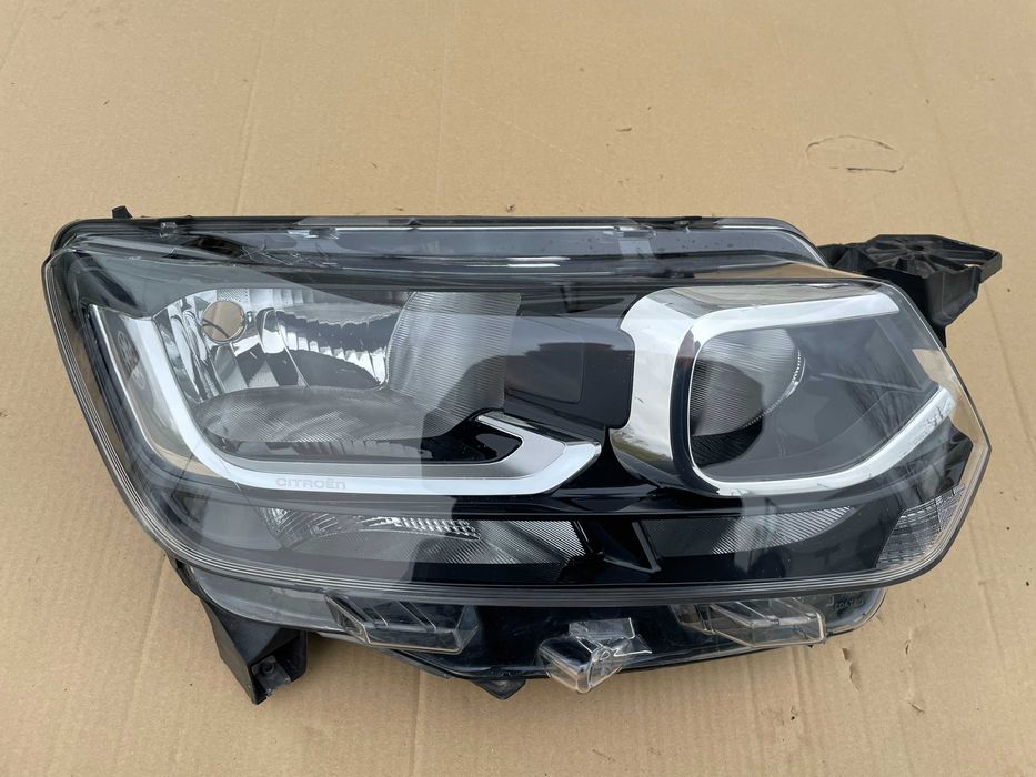 Lampa przód przednia prawa Citroen Berlingo III Europa