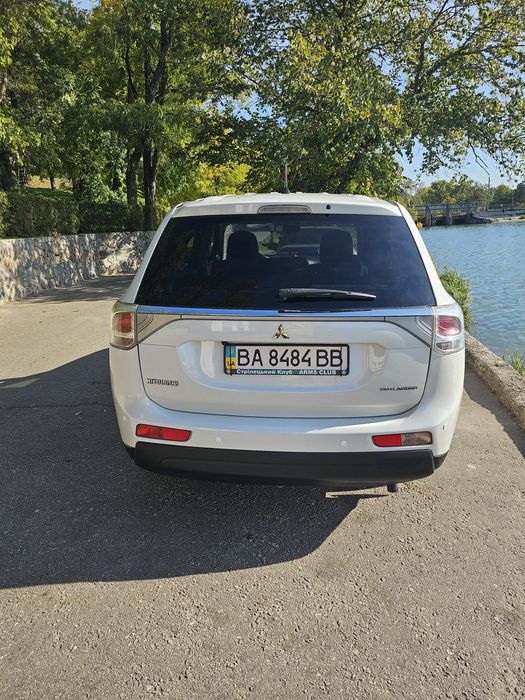 Продам  Mitsubishi outlander  2013р