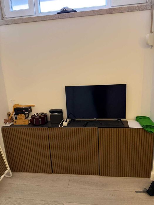Consola / Aparador IKEA BESTÅ Nogueira Ripada 180 cm
