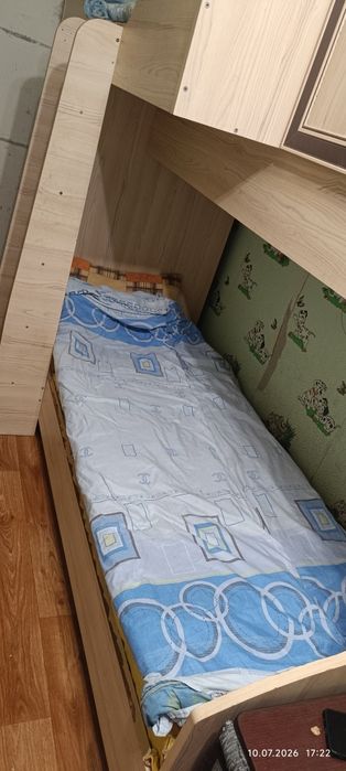 Продам двухъярусную кровать