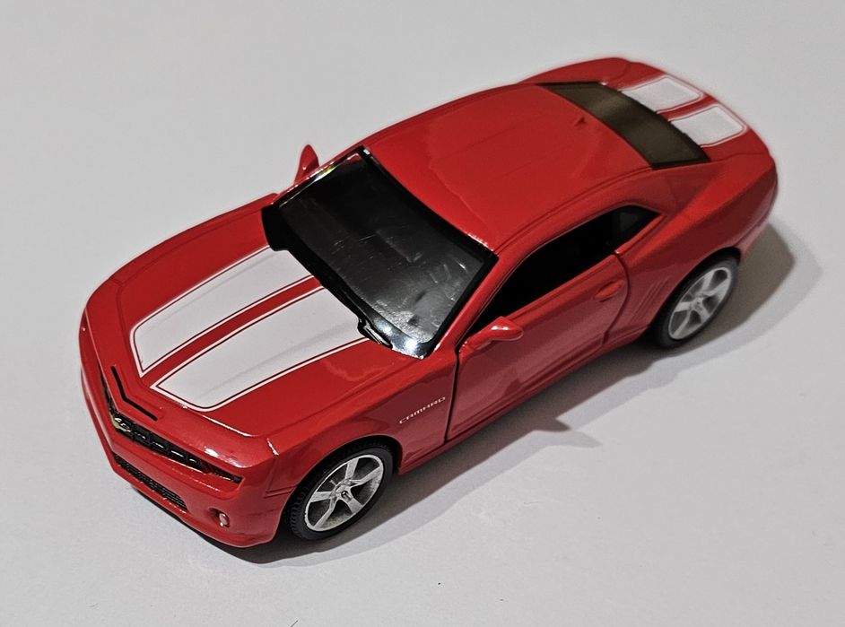 Model Chevrolet Camaro czerwony metalowy otwierane drzwi kolekcjonersk