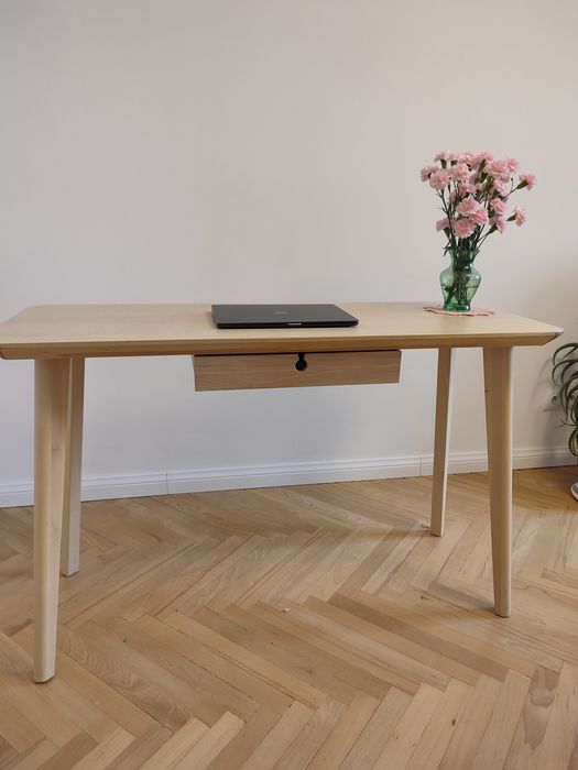 Biurko eleganckie minimalistyczne drewniane