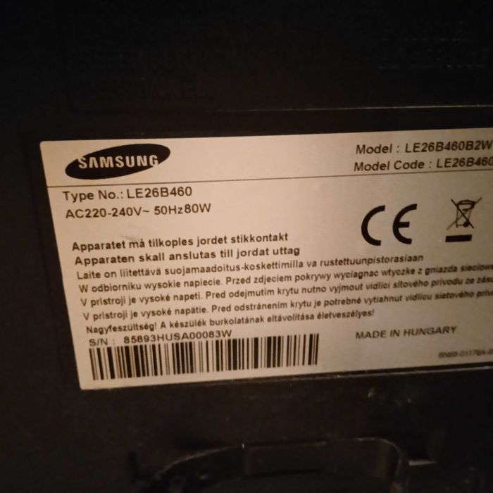 telewizor LCD samsung 26 cali z nogą i pilotem sprawny