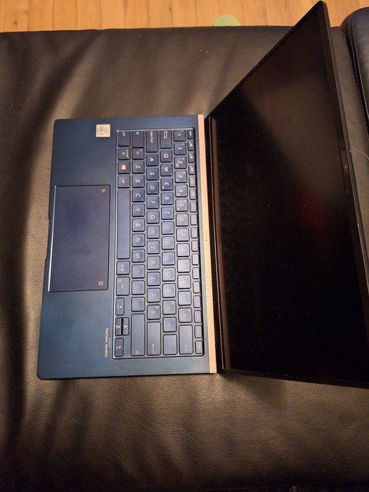 Asus ZenBook 14 UX433F (i7 10ª Gen / Para Peças ou Reparação)