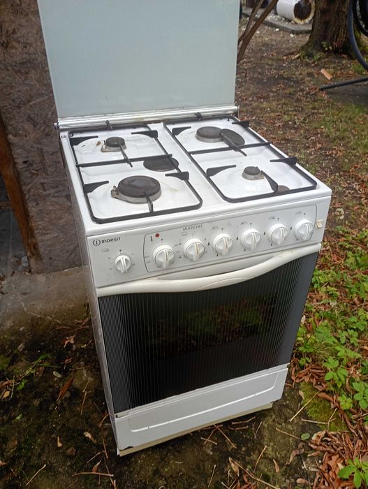 Kuchenka wolnostojąca Indesit