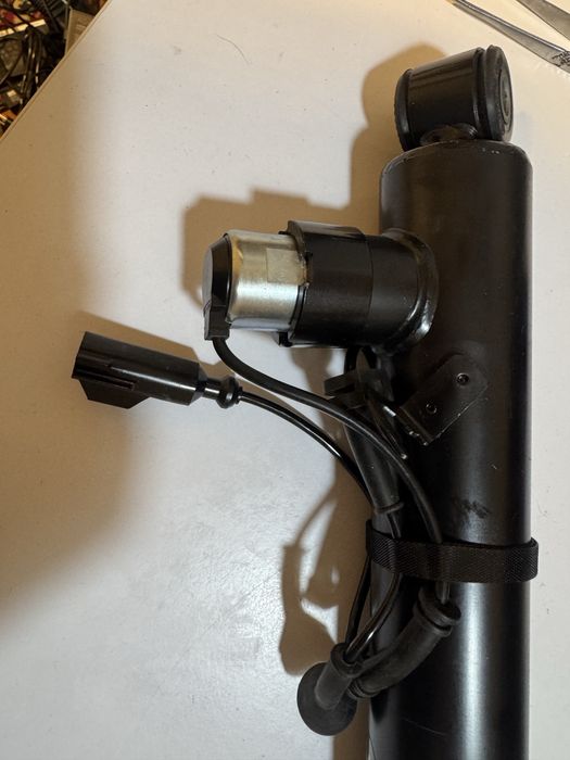 Задні амортизатори Lincoln MKC 2015–2019 (пара, нові)