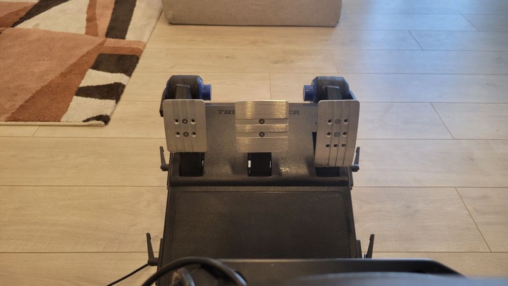 Thrustmaster 300 RS GT Edition + iRacing seat