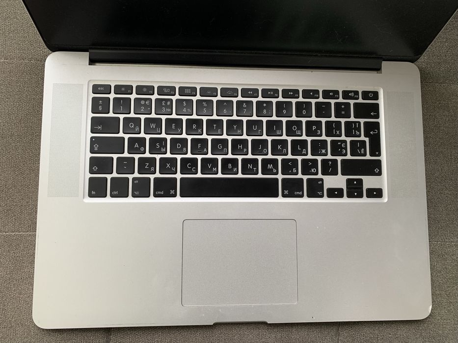 Оригінальний макбук про 2015 macbook pro
