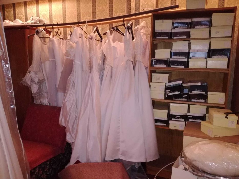 Vestidos de Noiva NOVOS, cerimónia, fatos e respetivos acessórios