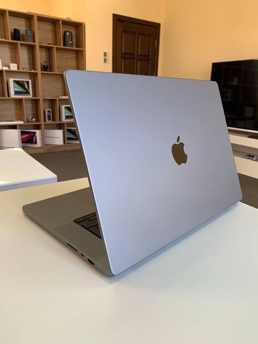 Ноутбук APPLE MacBook Pro 16" 2021 Space Gray M1 Pro 32Gb / 512Gb