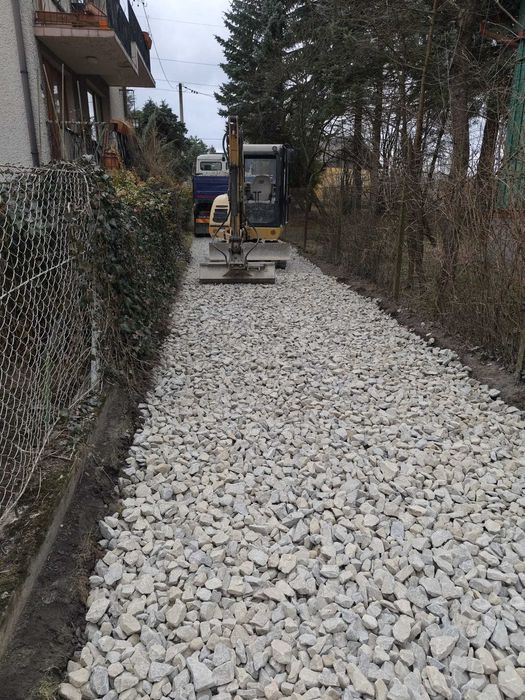 Prace ziemne koparka 5t