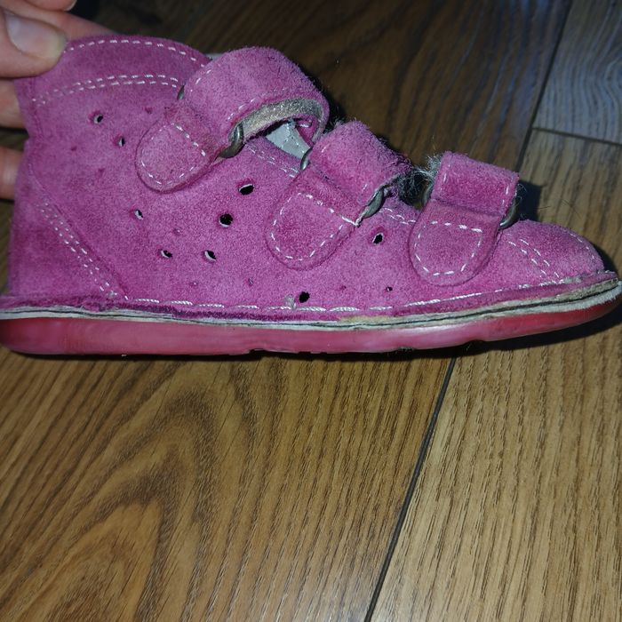 Sandały zamszowe 22 Daniel