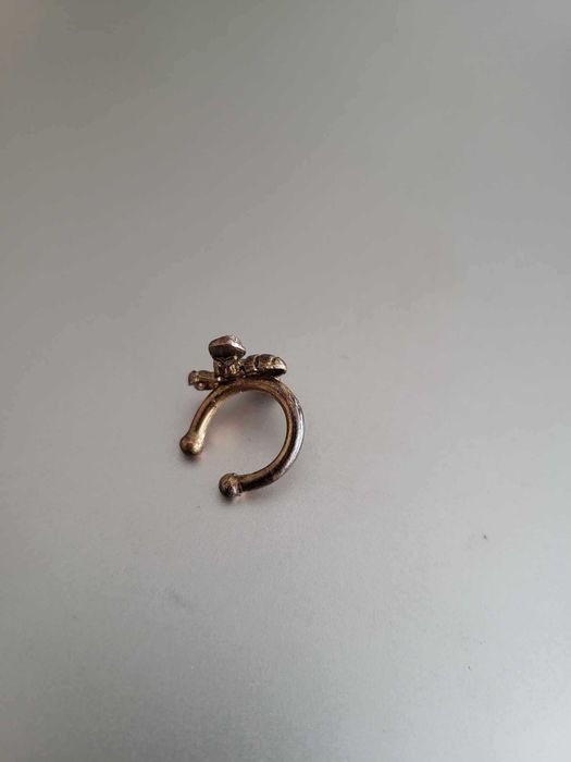 Earcuff Abelha Dourado - Stones Manuela Andrade