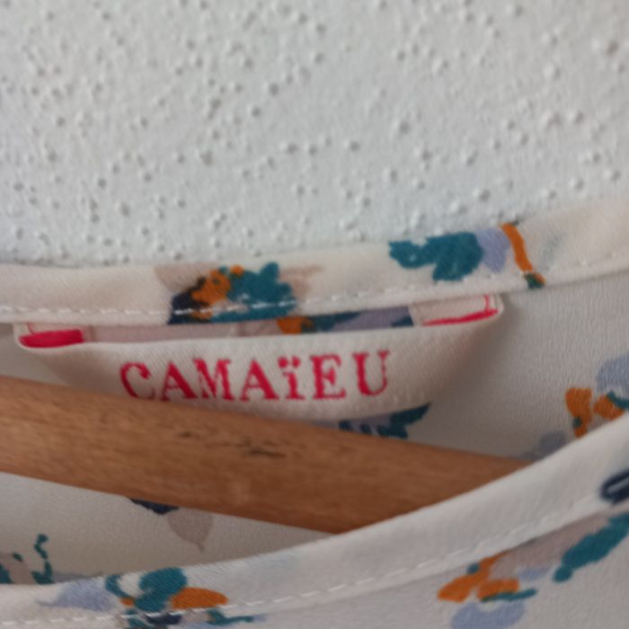 Bluzka w kwiatki z koronką Camaieu M 38 10