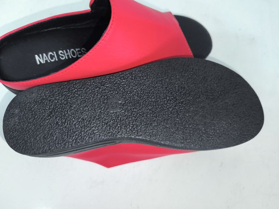 Sandálias vermelhas Naci Shoes 39