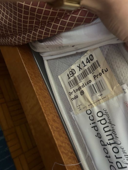 Cama de casal com colchao+mesas de cabeceira+comoda