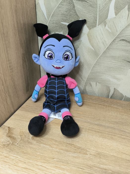М'яка плюшева іграшка Вампіріна Vampirina Дісней Disney