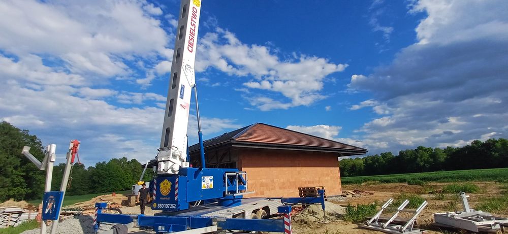 Usługi dzwigiem ciesielsko-dekarskim,  dźwig, hds