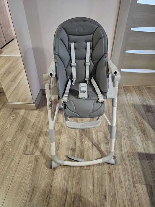 Krzesełko do karmienia Lionelo Cora