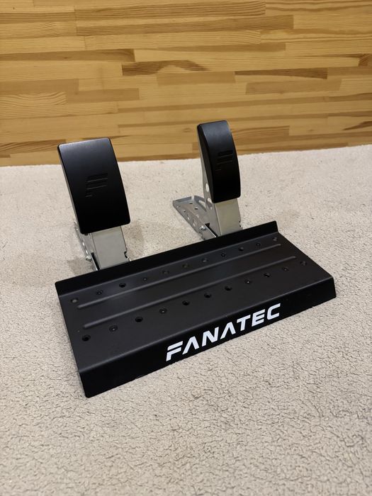 Хороший стан. Ігровий комплект Fanatec CSL DD
