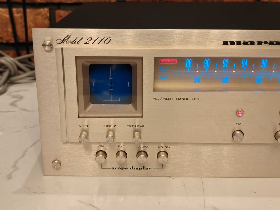 MARANTZ 2110 ! Kultowy tuner ! Stroi , gra / do naprawy