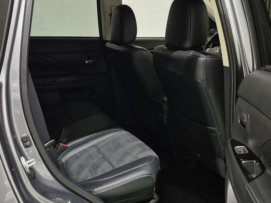 Mitsubishi Outlander 2.0PHEV - 94.000KM | GARANTIA | NACIONAL | PLUG-IN - 4WD - AUTO