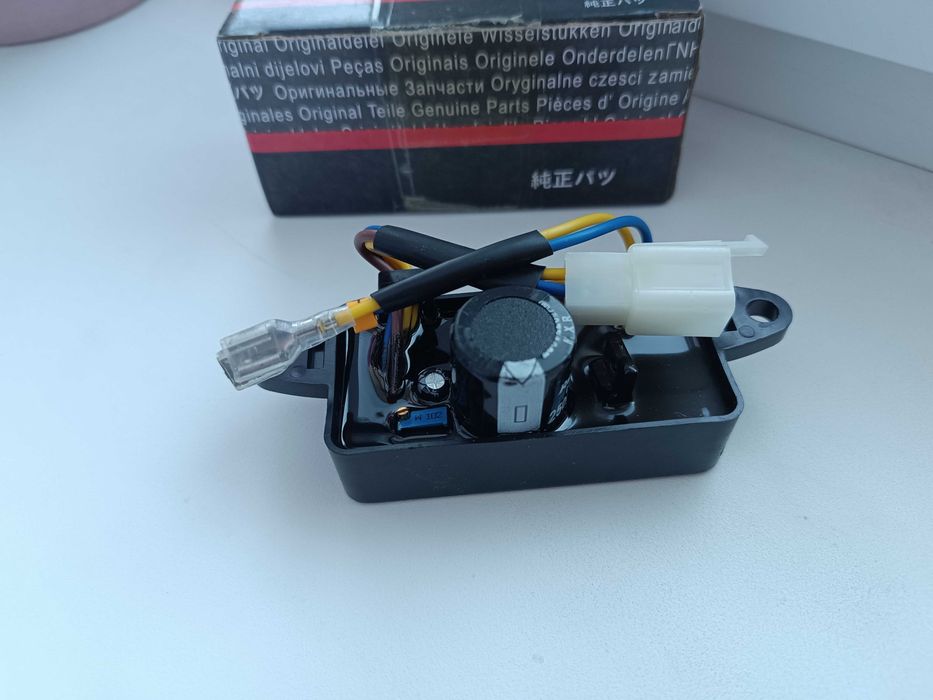 AVR регулятор напруги генератора 250v 220 мкф до 3,5 кВт прямокутний