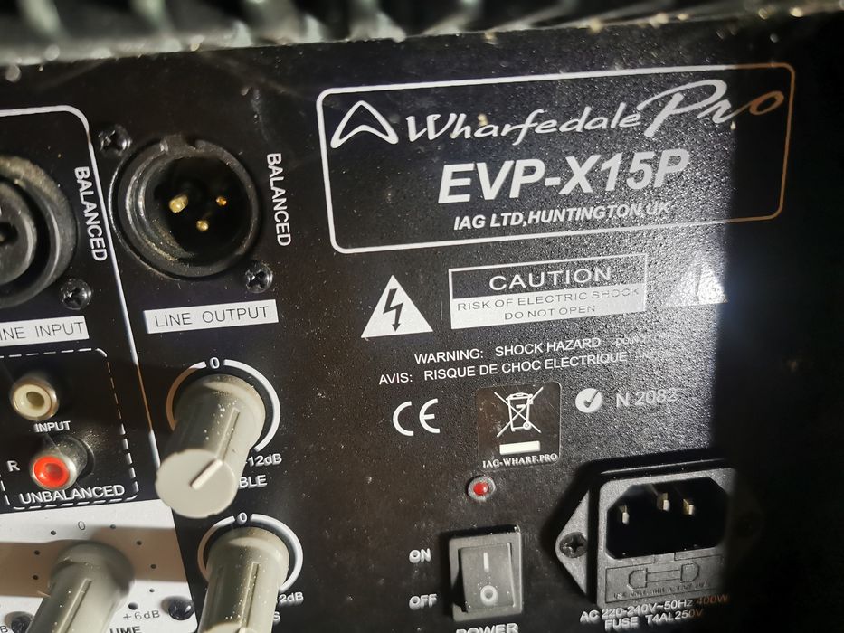 Kolumny aktywne i mocy 400W każda