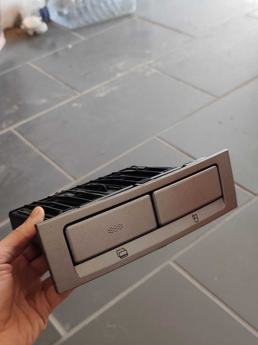 Radio original Alfa Romeo GT /147 e apoio de copo e  cartões central