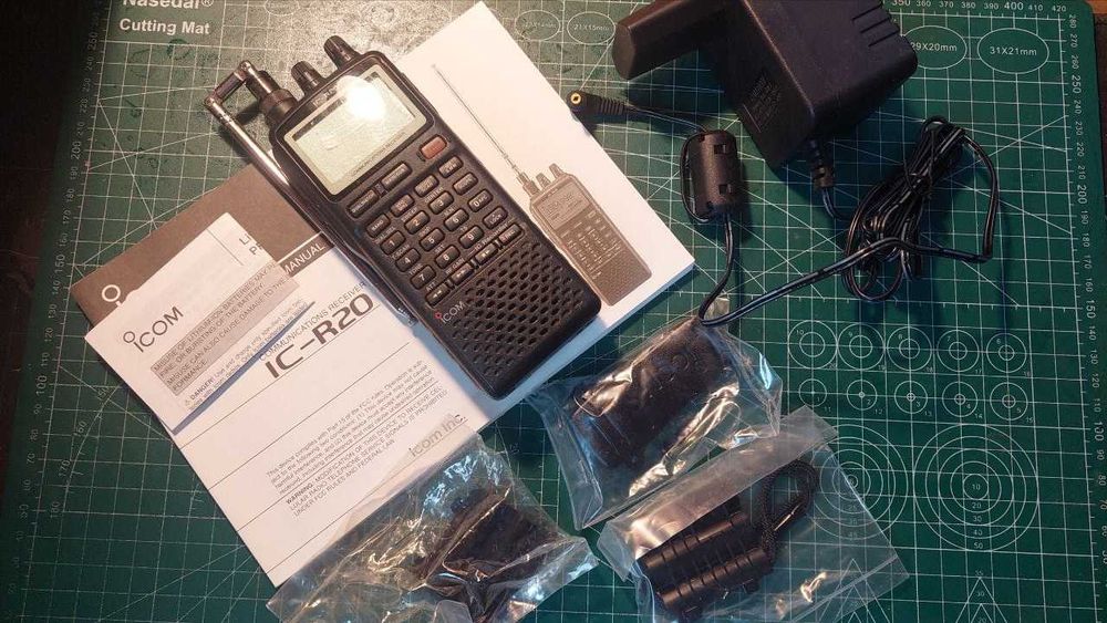 Портативний сканувальний радіоприймач Icom IC-R20