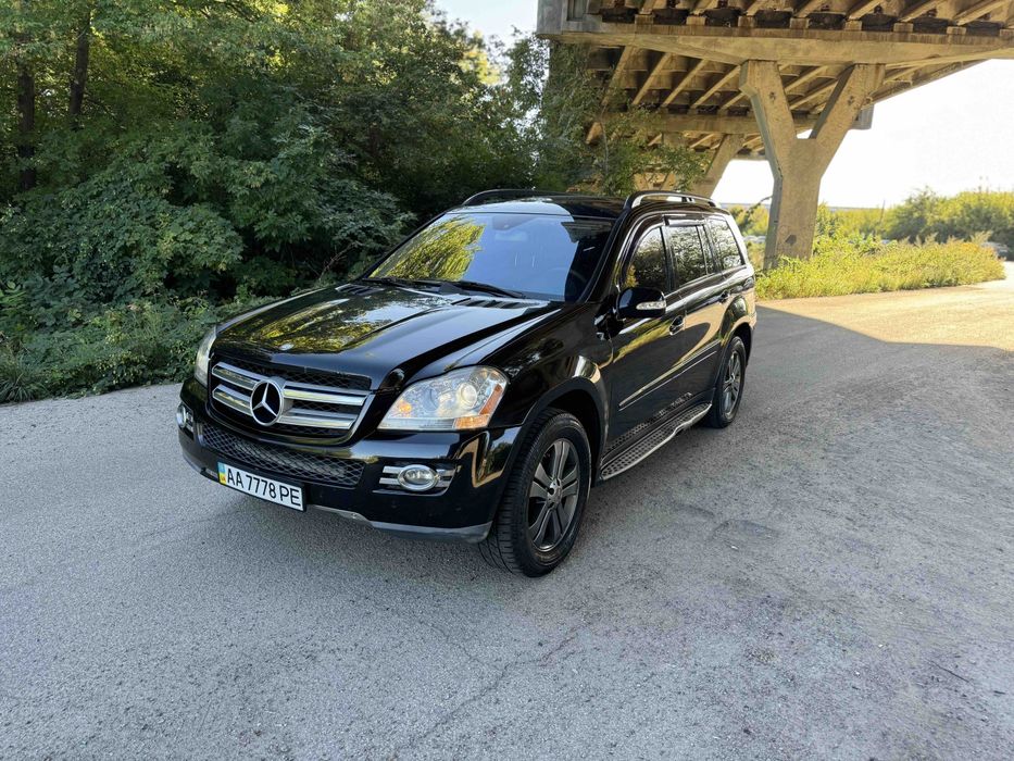 Продам Мерседес GL470 газ бензин 2006 год на полном ходу