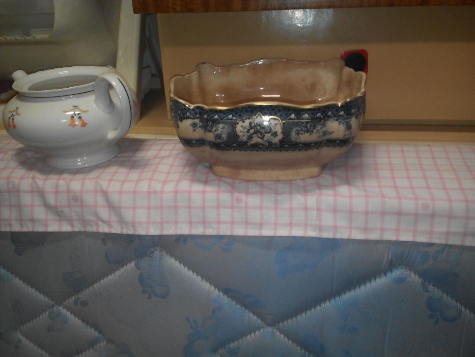 Plate, terrines, and salad bowl from Sacavém factory and Beira version