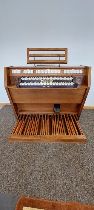 Organy Johannus Opus 18
