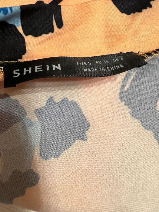 Vestido midi, de trespasse, da SHEIN tamanho 36