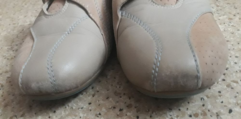 LACOSTE skórzane buty sportowe RZEPY 38