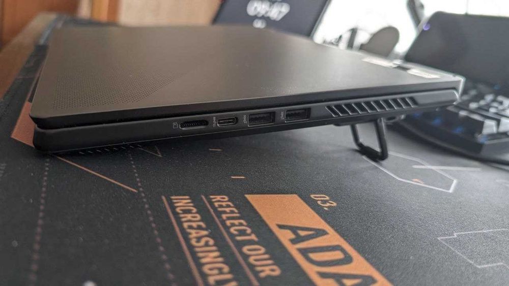 Asus ROG Zephyrus G14 GA402RK Ryzen 9 6900HS RX 6800S 16Gb DDR5 4800