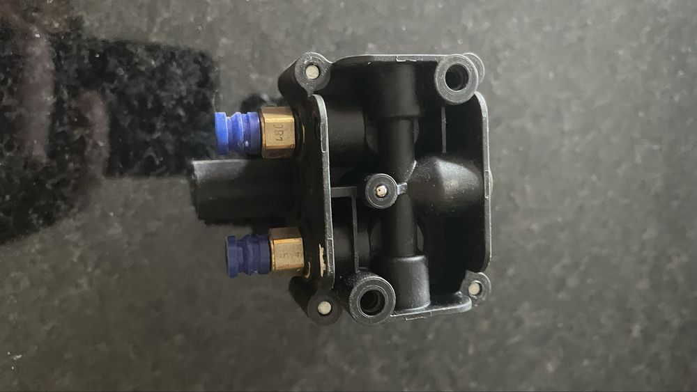 Vávula compressor BMW F11