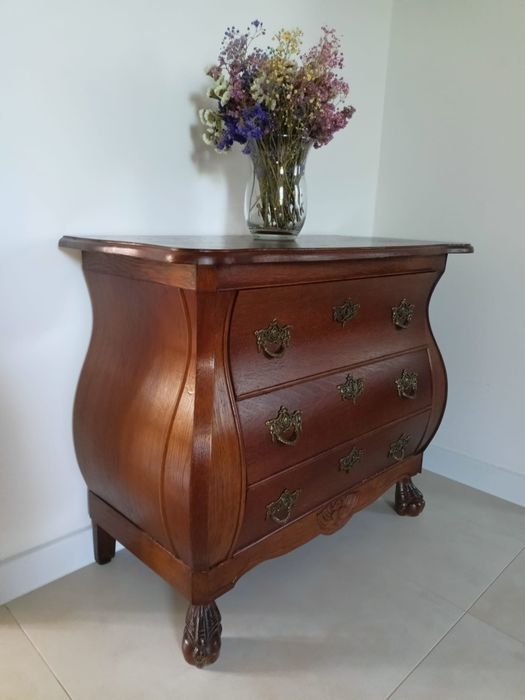 Stylowa komoda z brzuszkiem