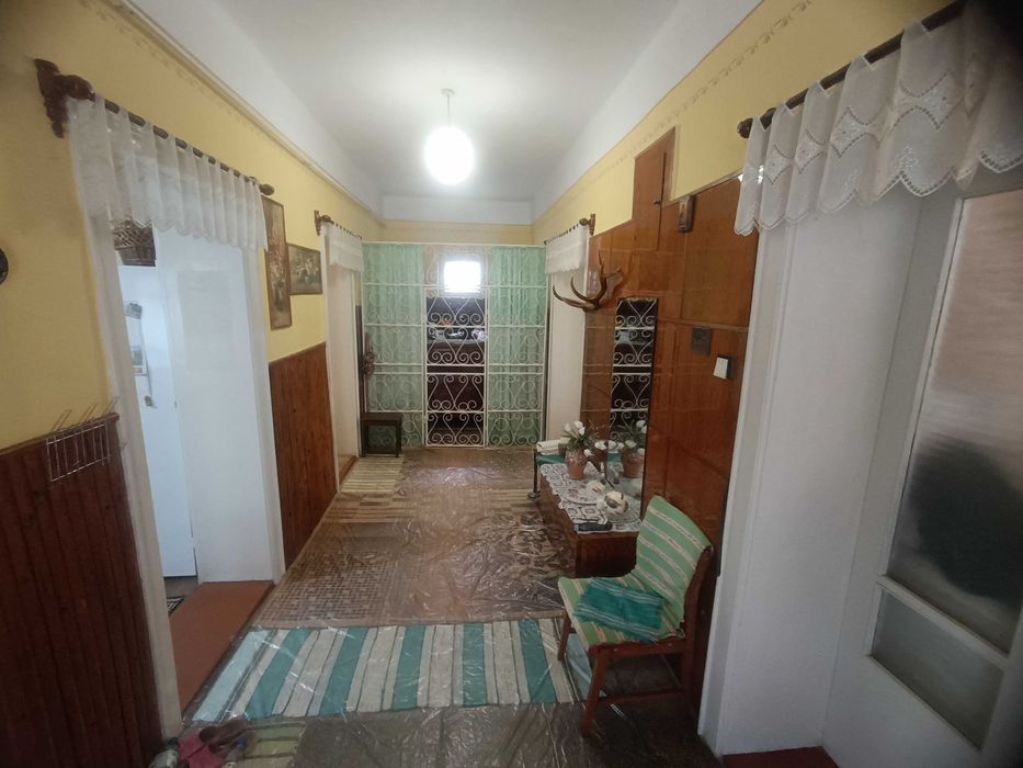 ВЕЛИКИЙ 4-Х кімнатний будинкок 146 кв.м., новий дах, гараж жилий стан