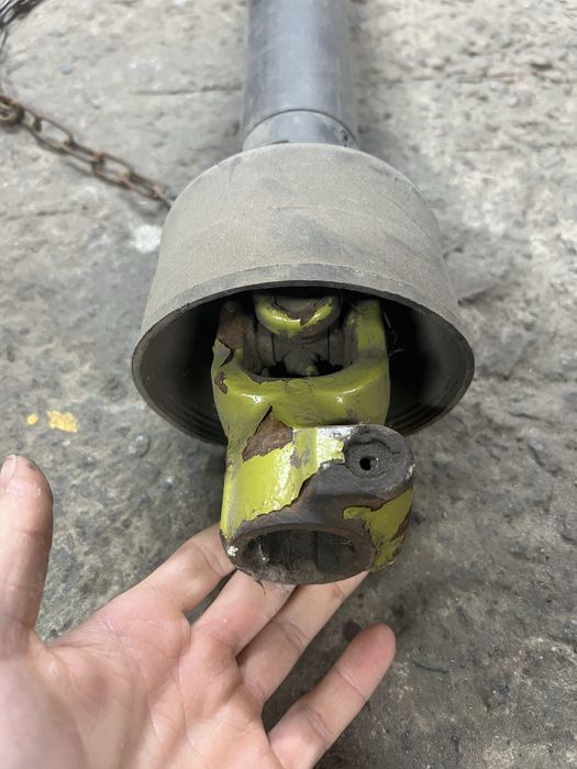 Продам кардан универсальний