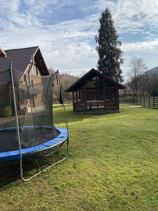 Здається дервяний будинок з банею все є