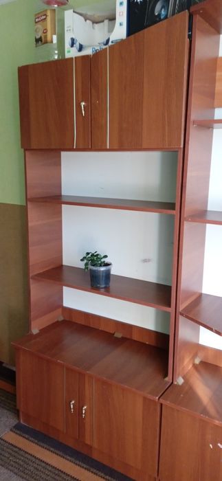 Продам шкафчики в кімнату.