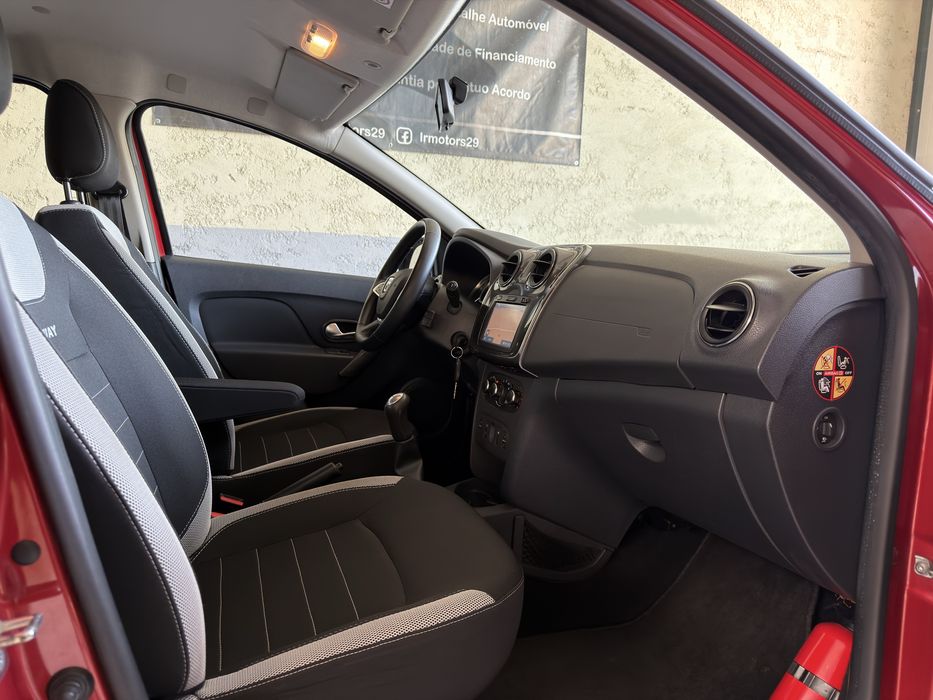 Dacia Sandero Stepway 0.9 TCe Comfort/Plus - Desde 120€ Mês