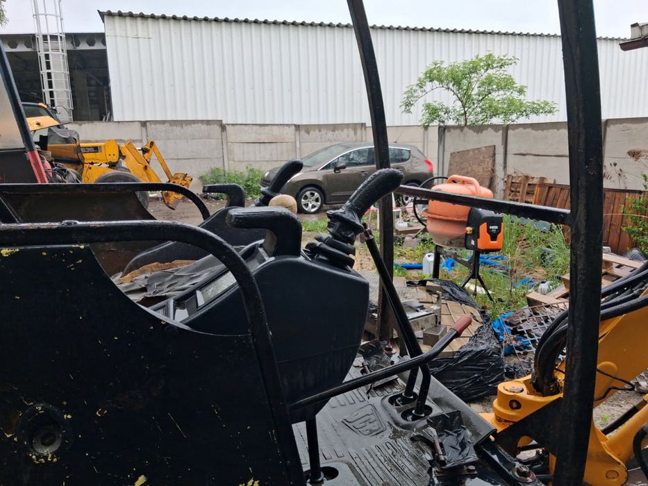 Minikoparka JCB 8015