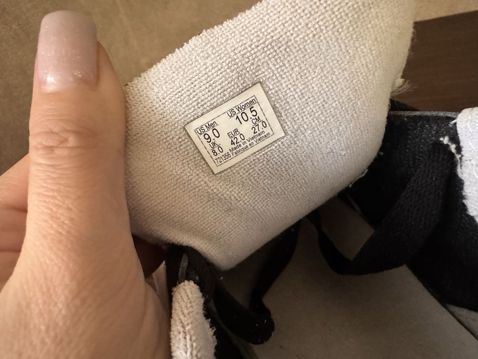 Вживані кросівки Ванс Vans