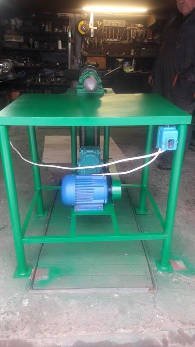 Дровокол електромеханічний