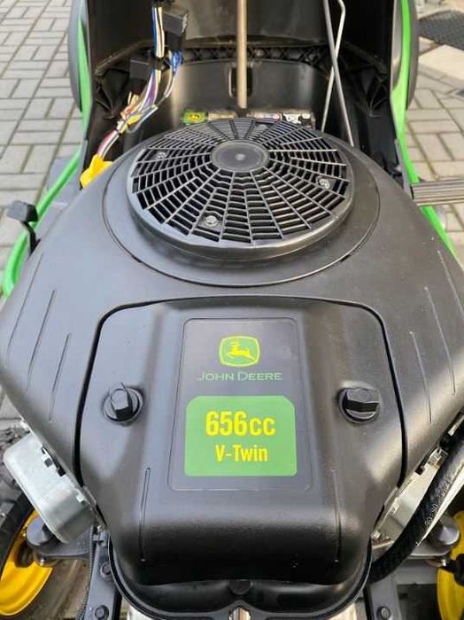 Traktorek Ogrodowy JOHN DEERE X167R /656 cm³ V-twin /300 l kosz /107cm