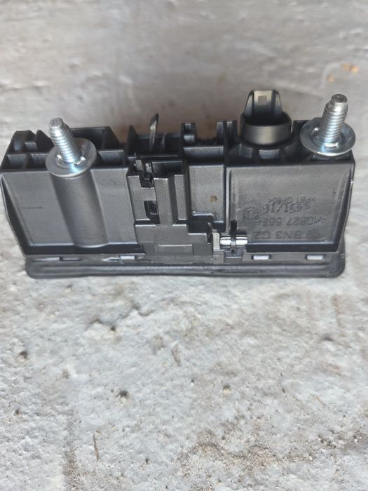 Камера заднього виду + кнопка багажника Audi q7 4m